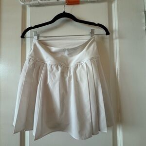 Elegant White Women's active skirt/skort with pleats